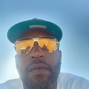 Meet your Posher, Larry